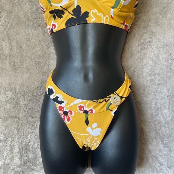 Yellow Tropical Pattern Matching Bikini Set - Picture 4 of 16